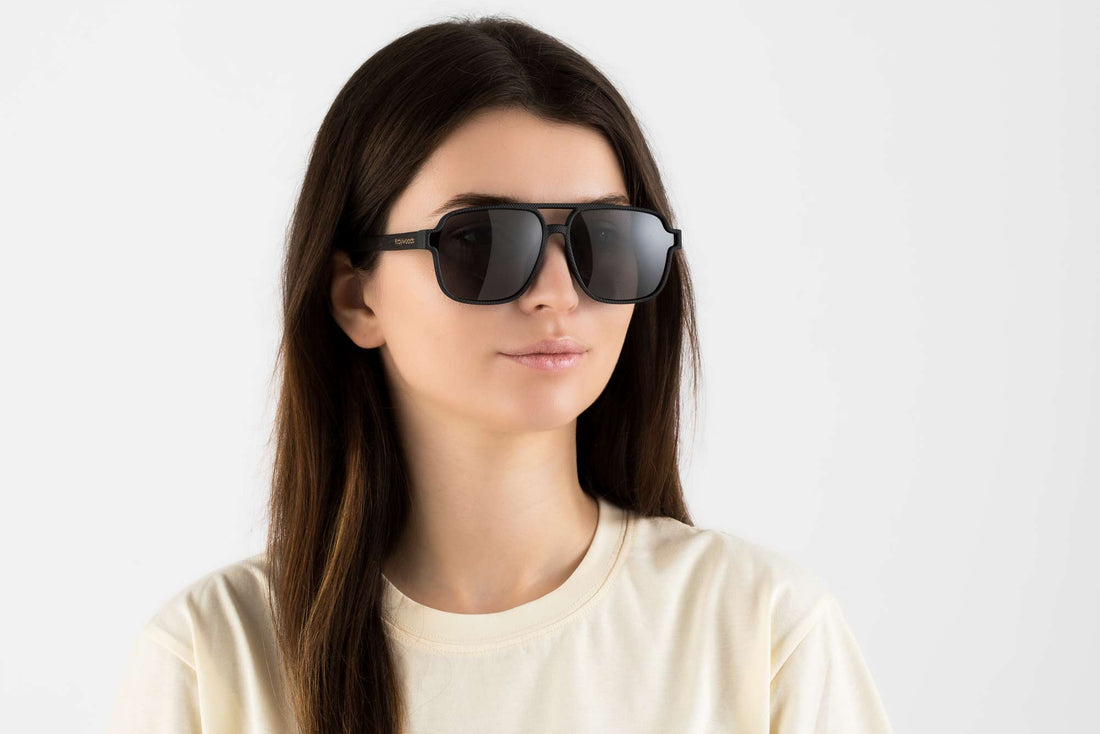 Woman wearing Parker, Black Oversized Aviator Sunglasses